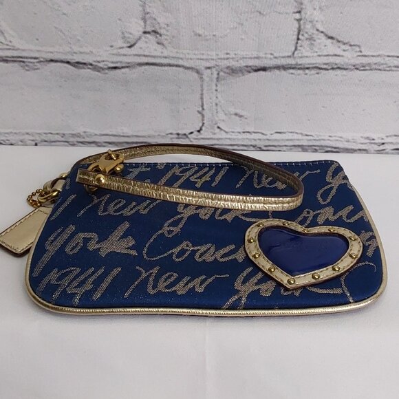 'COACH' 'POPPY' SIGNATURE SCRIPT LUREX JACQUARD WRISTLET NAVY BLUE/GOLD - Picture 6 of 15